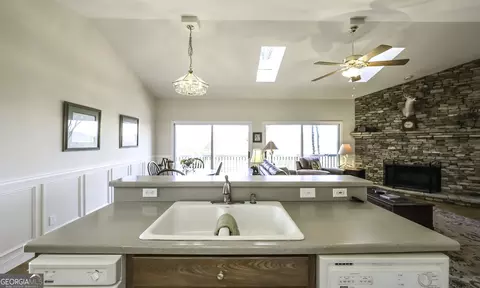 Kitchen - 906 Ridgeview Dr, Jasper, GA 30143 photo 7 of 7