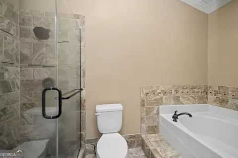 Bath - 113 Colonial Ct, Lagrange, GA 30240 photo 2 of 2