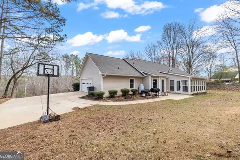 Exterior - 113 Colonial Ct, Lagrange, GA 30240 photo 3 of 4