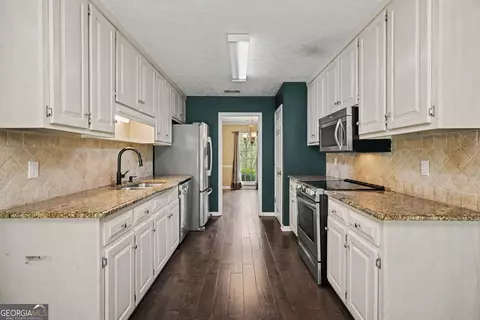 Kitchen - 113 Colonial Ct, Lagrange, GA 30240 photo 1 of 1