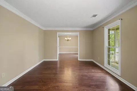 Living - 113 Colonial Ct, Lagrange, GA 30240 photo 1 of 5
