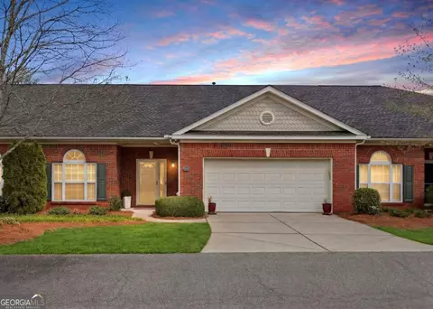 563 Sawnee Corners Dr, Cumming, GA 30040