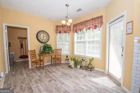 Entry Way - 101 Philmont Ct, Lagrange, GA 30240 photo 2 of 2
