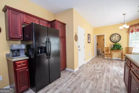 Entry Way - 101 Philmont Ct, Lagrange, GA 30240 photo 1 of 2