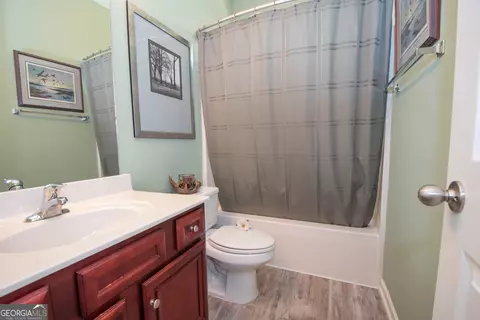 Bath - 101 Philmont Ct, Lagrange, GA 30240 photo 3 of 3