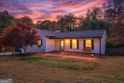 5251 Raintree Trl, Oakwood, GA 30566