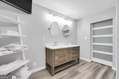 Bath - 2186 Williamson Zebulon Rd, Williamson, GA 30292 photo 1 of 7