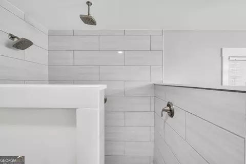Bath - 2186 Williamson Zebulon Rd, Williamson, GA 30292 photo 3 of 7