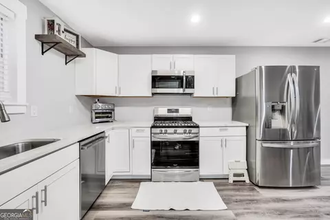 Kitchen - 2186 Williamson Zebulon Rd, Williamson, GA 30292 photo 1 of 4