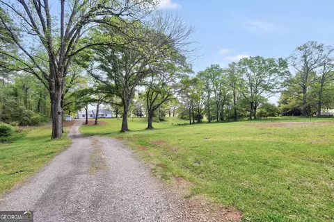 Exterior - 2186 Williamson Zebulon Rd, Williamson, GA 30292 photo 14 of 17