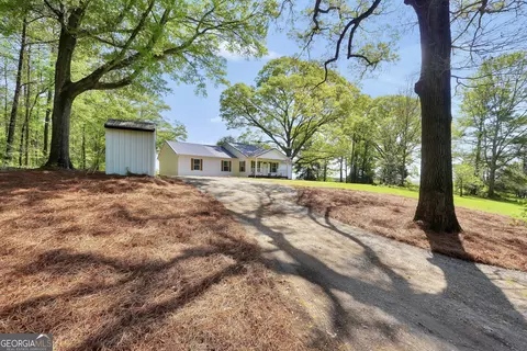 Exterior - 2186 Williamson Zebulon Rd, Williamson, GA 30292 photo 1 of 17