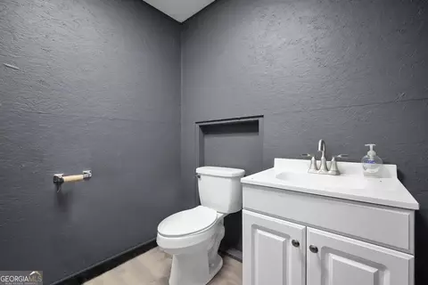Bath - 2186 Williamson Zebulon Rd, Williamson, GA 30292 photo 7 of 7