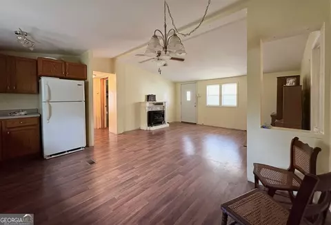 Living - 346 Quail Run Rd, Roberta, GA 31078 photo 2 of 2