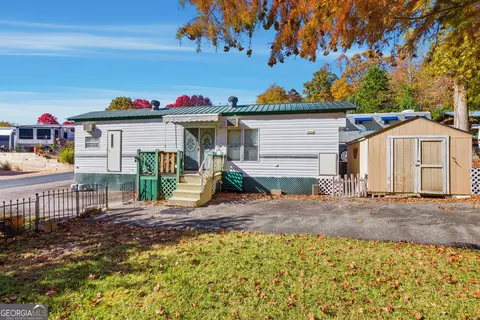 107 Holiday Loop, Cleveland, GA 30528