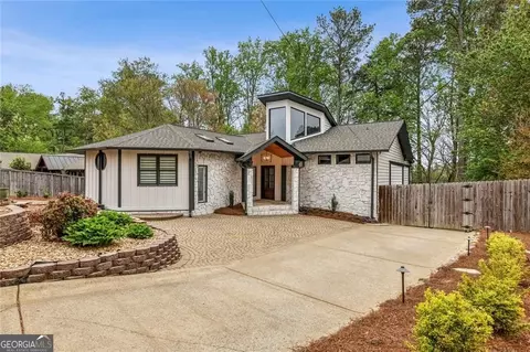 6592 Gaines Ferry Rd, Flowery Branch, GA 30542
