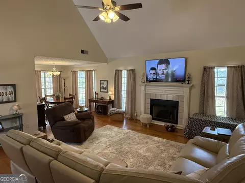 Living - 3030 Summit Ln, Monroe, GA 30655 photo 3 of 3