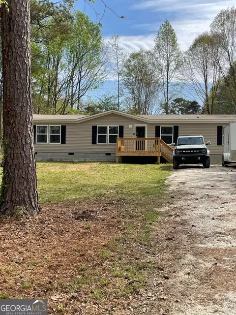 54 Holly Dr, Carrollton, GA 30116