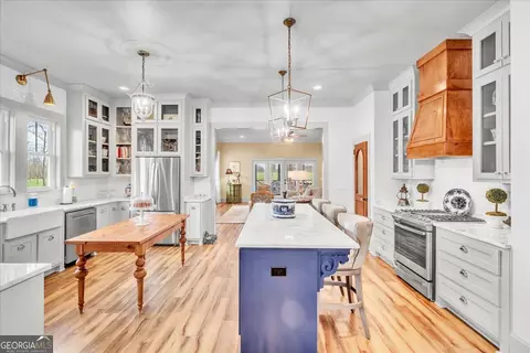Kitchen - 117 Pine Bough Trl, Perry, GA 31069 photo 2 of 5