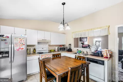 Kitchen - 385 Buckingham Ter, Athens, GA 30607 photo 1 of 1