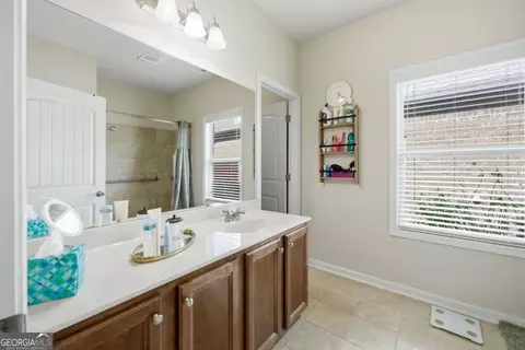 Entry Way - 2693 Madison Mae Ln, Grayson, GA 30017 photo 3 of 4