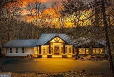 166 Red Oak Ln, Mccaysville, GA 30555