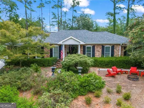 104 Lakeshore Cir NE, Marietta, GA 30067