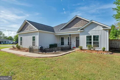 144 Summit Dr, Byron, GA 31008