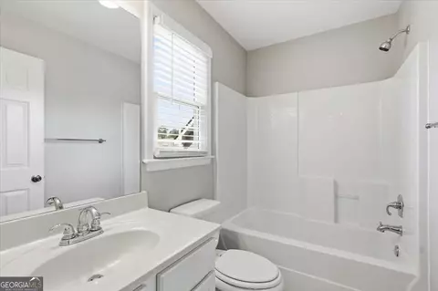 Bath - 2080 Pinehurst View Dr, Grayson, GA 30017 photo 5 of 5