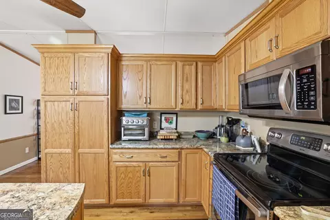 Kitchen - 2533 Mcfarlin Bridge Rd, Carnesville, GA 30521 photo 2 of 3