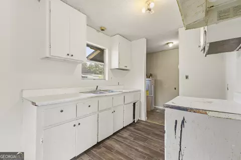 Kitchen - 1512 State Ext St, Perry, GA 31069 photo 1 of 1