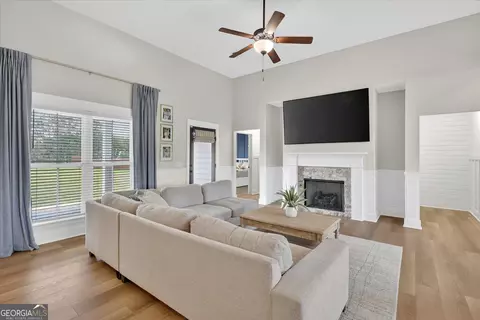 Living - 320 Firethorne Dr, Brooklet, GA 30415 photo 1 of 2