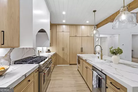 Kitchen - 3392 Shank Grv, Dacula, GA 30019 photo 6 of 8