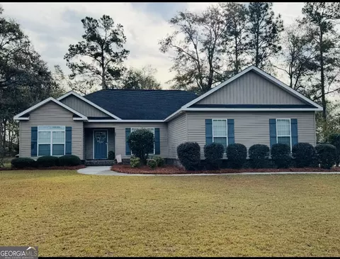 208 Sandalwood Cir, Statesboro, GA 30458