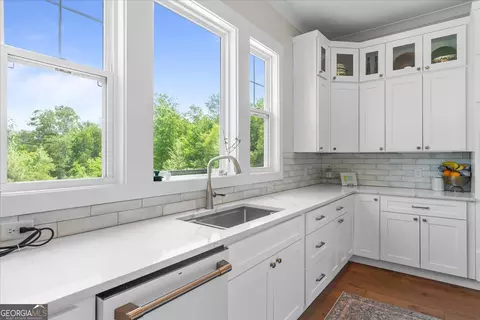 Kitchen - 200 Waters Dr, Ringgold, GA 30736 photo 6 of 7