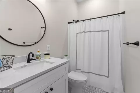 Bath - 200 Waters Dr, Ringgold, GA 30736 photo 11 of 14