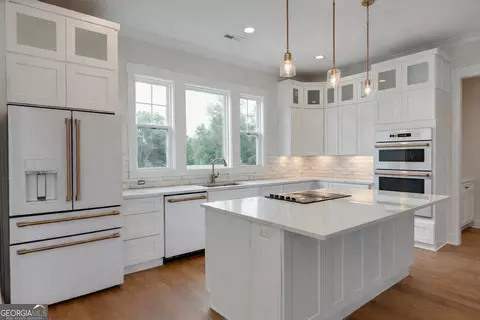 Kitchen - 200 Waters Dr, Ringgold, GA 30736 photo 3 of 7