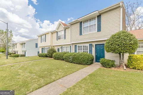 Exterior - 402 Bainbridge Dr, Mcdonough, GA 30253 photo 2 of 3