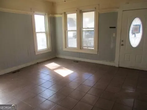 Living - 6 Derrick St, Hampton, GA 30228 photo 1 of 2