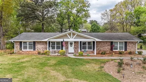 102 Ivy Ln, Calhoun, GA 30701
