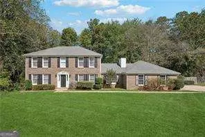 120 Birch Ct, Fayetteville, GA 30214