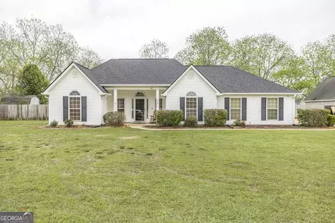 1828 Houston Lake Rd, Kathleen, GA 31047