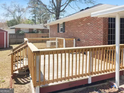 Exterior - 542 Lee St, Thomson, GA 30824 photo 4 of 5