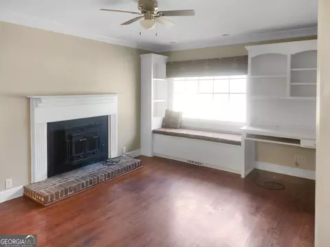 Living - 542 Lee St, Thomson, GA 30824 photo 4 of 4