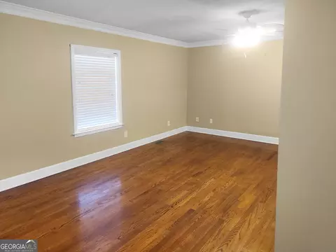 Living - 542 Lee St, Thomson, GA 30824 photo 3 of 4
