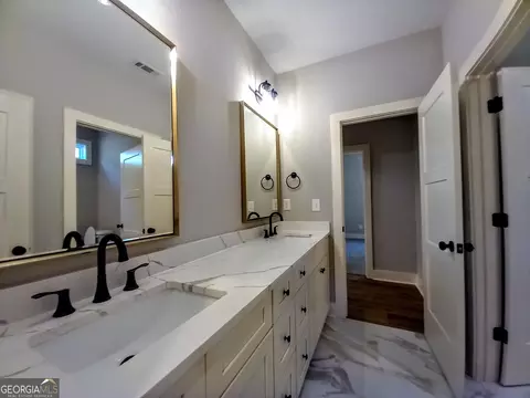 Bath - 136 Rainey Rd, Temple, GA 30179 photo 5 of 8