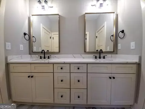 Bath - 136 Rainey Rd, Temple, GA 30179 photo 6 of 8