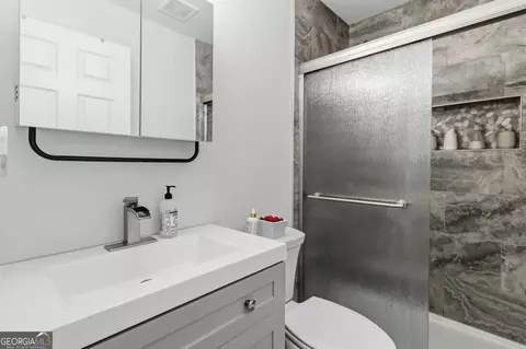 Bath - 1007 Preserve Ln, Bethlehem, GA 30620 photo 2 of 2
