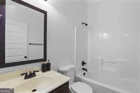 Bath - 200 Snow Bird Dr, Hampton, GA 30228 photo 1 of 2