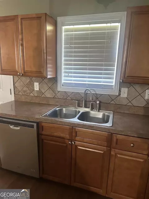 Kitchen - 26 Isabelles Way, Colbert, GA 30628 photo 2 of 4