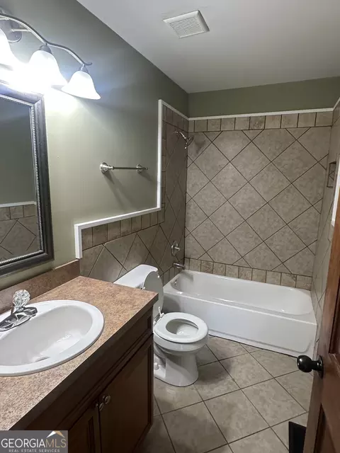 Bath - 26 Isabelles Way, Colbert, GA 30628 photo 1 of 2